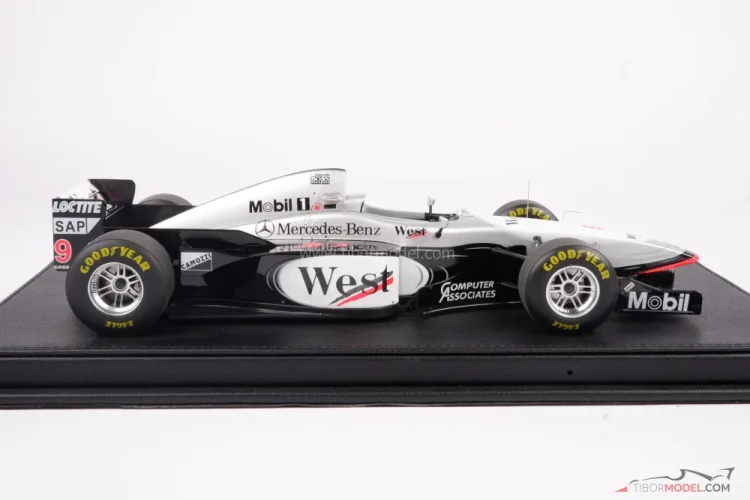 McLaren MP4/12 - Mika Häkkinen (1997), Európai Nagydíj, figura nélküli kiadás, 1:18 GP Replicas McLaren MP4/12 - Mika Häkkinen (1997), Európai Nagydíj, figura nélküli kiadás, 1:18 GP Replicas