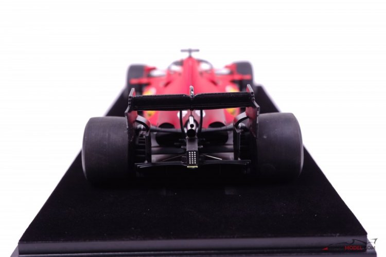 Ferrari SF21 - Ch. Leclerc (2021), Silverstone, 1:18 Looksmart