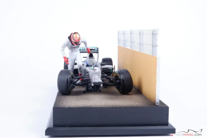 Dioráma Mercedes W03 - M. Schumacher baleset 2012 Szingapúr, 1:18