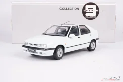 Renault 19 (1994) biele, 1:18 Triple9