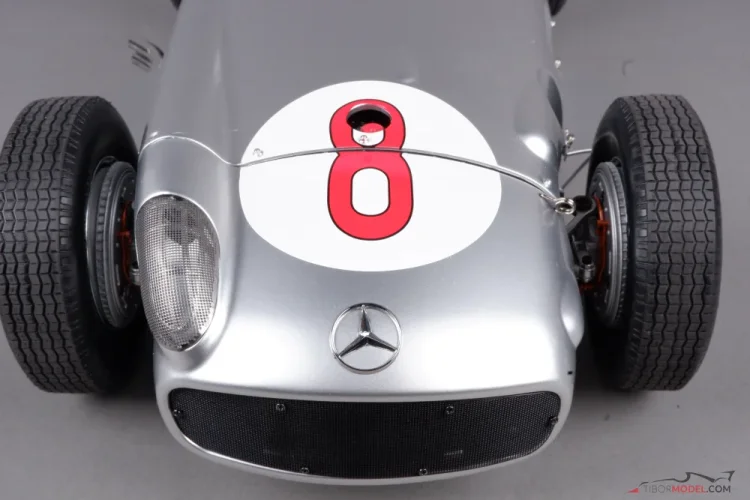 Mercedes W196R - J. M. Fangio (1955) Majster sveta, 1:8 Ixo
