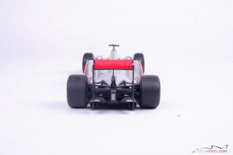 Model car McLaren MP4/26 Hamilton 2011, 1:18 Minichamps 