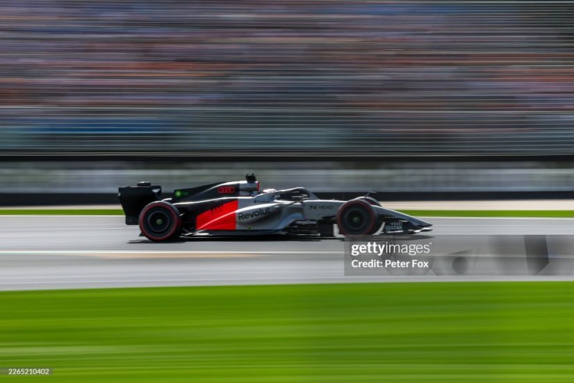 Audi R26 - Nico Hulkenberg (2026), VC Austrálie, 1:43 Minichamps