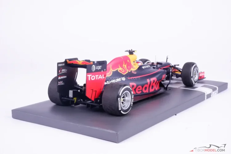 Red Bull RB12 - Max Verstappen (2016), VC Španielska, 1:18 Minichamps