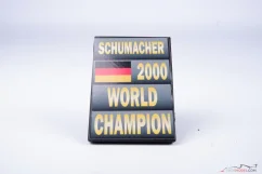Tabuľa pit board Michael Schumacher 2000, Majster Sveta