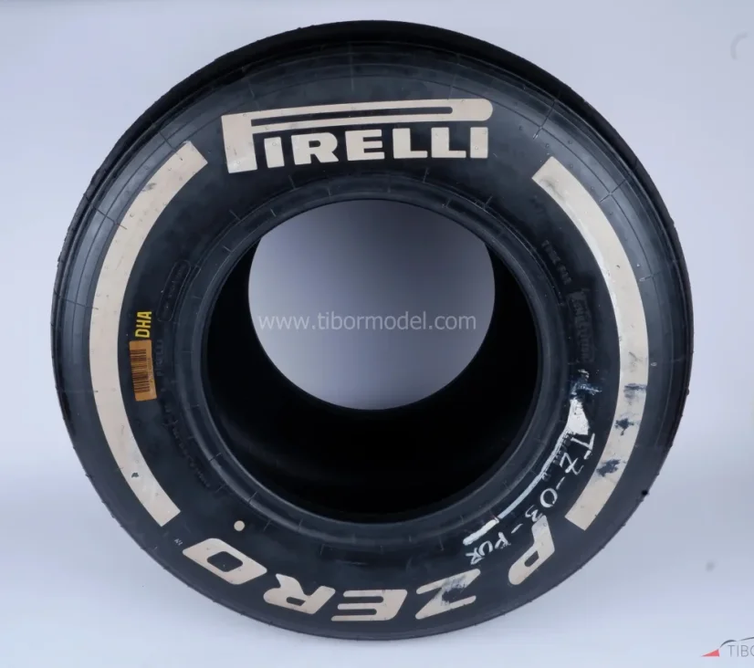 Pirelli PZero Medium ľavá zadná pneumatika (2016)