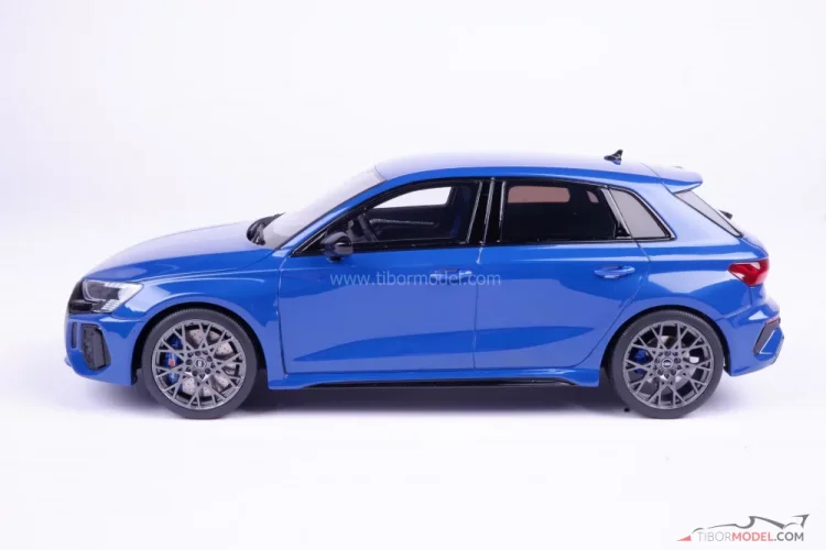 GT SPIRIT 1/18 – AUDI RS3 Sedan Performance Edition – 2022