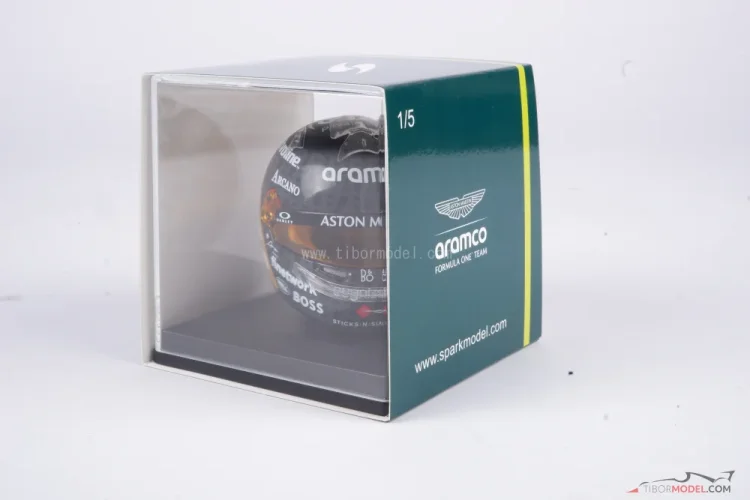 Fernando Alonso 2024 VC Veľkej Británie, Aston Martin prilba, 1:5 Spark