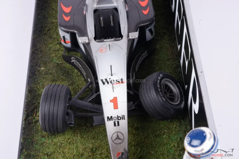 Diorama McLaren MP4/14 - M. Häkkinen nehoda 1999 Imola, 1:18