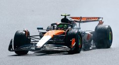 McLaren MCL39 - Lando Norris (2025) Győztes Brit Nagydíj, 1:64 Spark