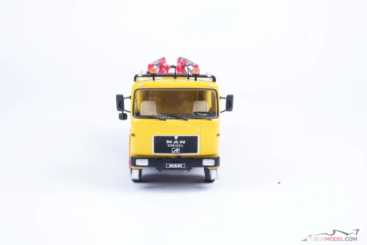MAN F8 26.281 tow truck, 1:43 Ixo