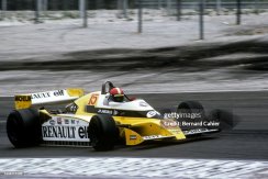 Renault RS10 - Jean-Pierre Jabouille (1979), Winner French GP, 1:18 GP Replicas