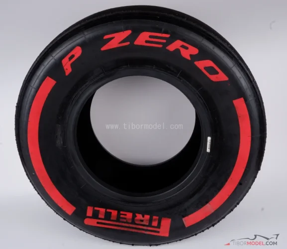 Pirelli PZero Supersoft front left tyre (2016)