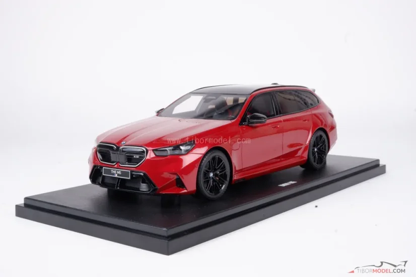 BMW M5 Touring (2025) red, 1:18 GT Spirit