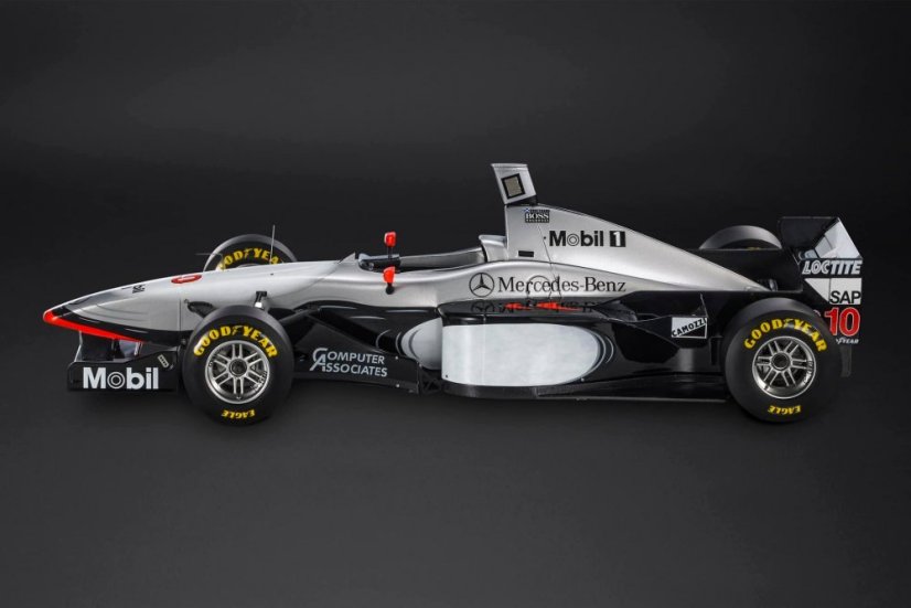 McLaren MP4/12 - David Coulthard (1997), VC Austrálie, bez figurky pilota, 1:18 GP Replicas - Aplikace obtisků (decálů) (reklamy na tabák/alkohol): Prosím poslat s nalepenými obtiskama