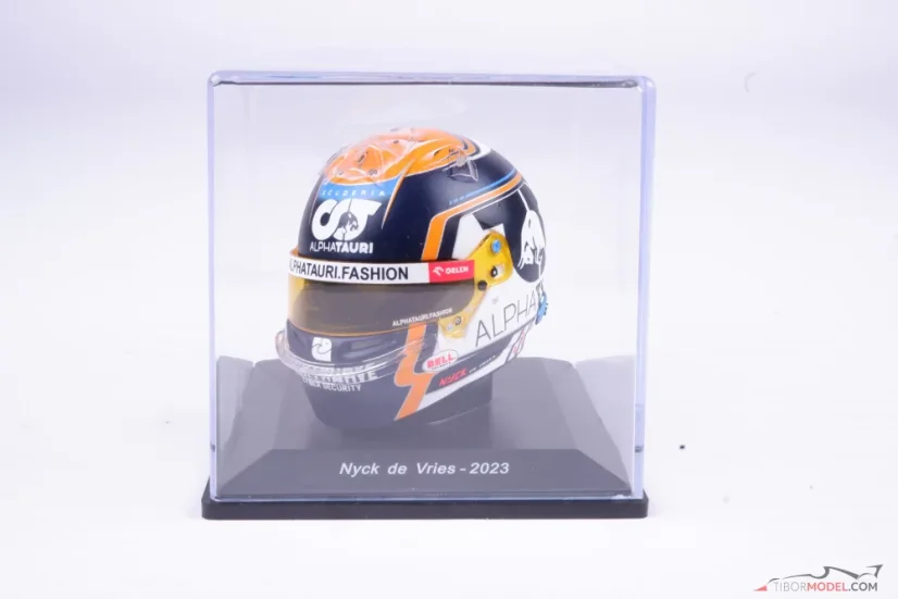 Nyck de Vries 2023, AlphaTauri přilba, 1:5 Spark