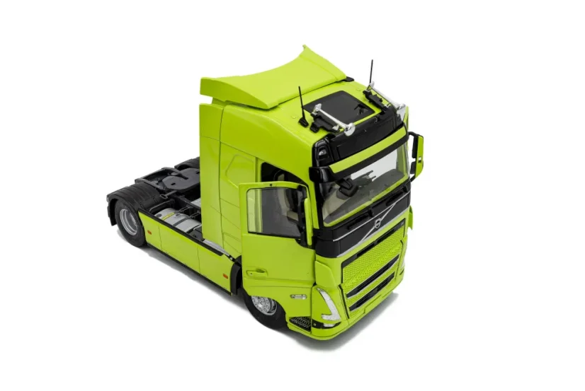 Volvo FH Globetrotter XL zelené (2023), 1:24 Solido
