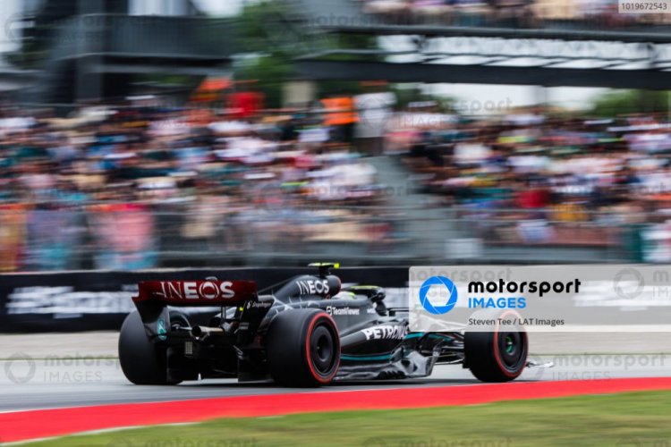 Mercedes W14 - Lewis Hamilton (2023), 2. helyezett Spanyol Nagydíj, 1:43 Minichamps
