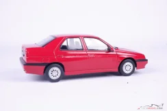 Alfa Romeo 155 (1996) vörös, 1:18 Triple9