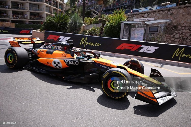 McLaren MCL39 - Oscar Piastri (2025), VC Monaka, 1:18 Minichamps