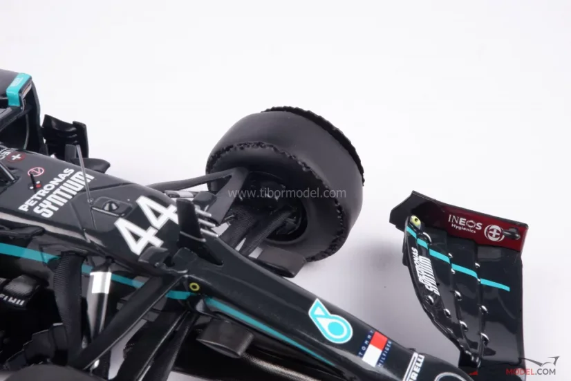 Mercedes W11 - Lewis Hamilton (2020), British GP, with flat tyre, 1:18 Minichamps