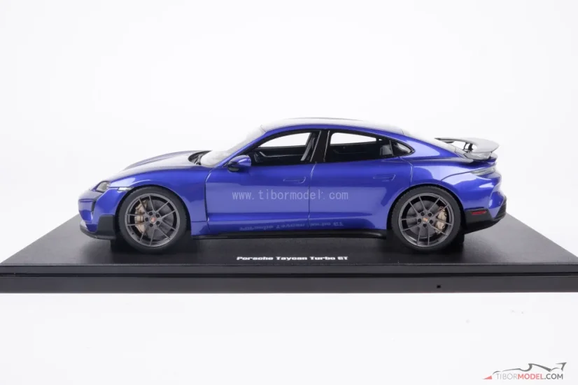 Porsche Taycan Turbo GT (2023) lila, 1:18 GT Spirit