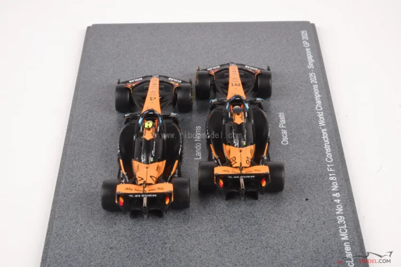McLaren MCL39 - Oscar Piastri Lando Norris (2025) Mistr konstuktérů, 1:64 Spark