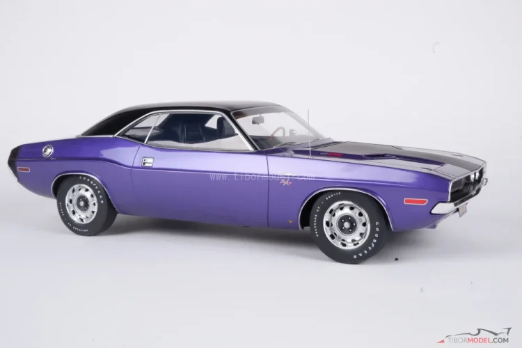 Dodge Challenger R/T (1970) plum crazy, 1:18 Ottomobile