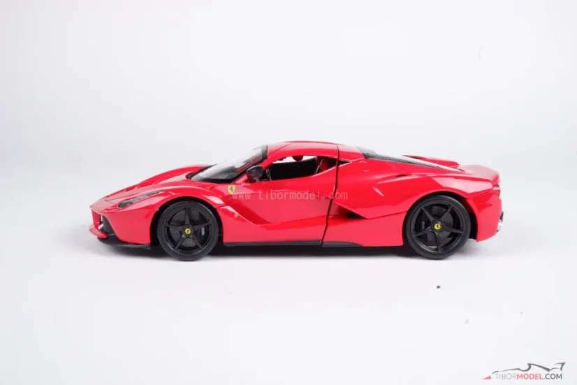 Ferrari LaFerrari (2013) červené, 1:18 Bburago