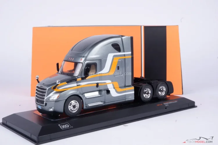 Freightliner Cascadia (2018) sivý, 1:43 Ixo