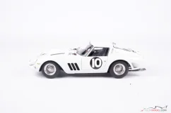 Ferrari 250 GTO - Graham Hill (1962) Tourist Trophy, 1:18 CMC