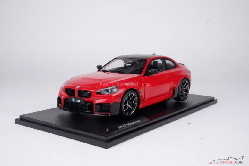BMW M2 (2024) červené, 1:18 Solido