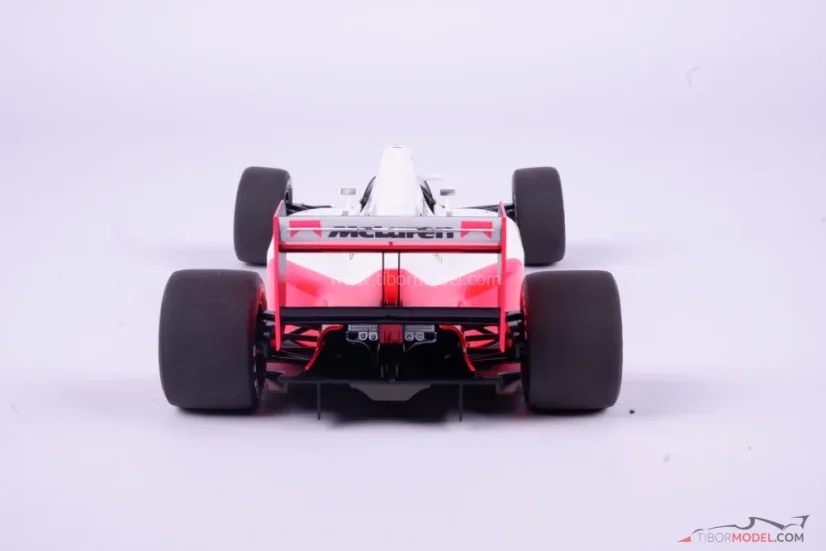 McLaren MP4/6 - Ayrton Senna (1991), with McLaren logo, 1:18 AUTOart