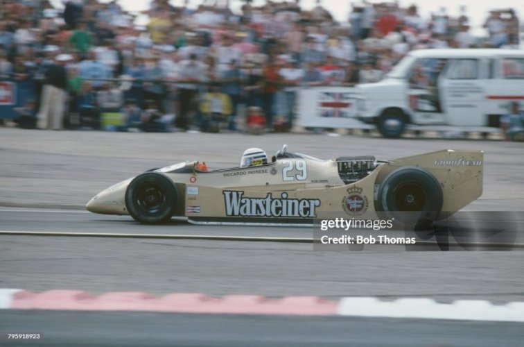 Arrows A2 - Riccardo Patrese (1979), Nemecko, s figúrkou pilota, 1:18 GP Replicas