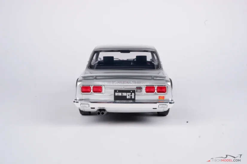 Nissan Skyline 2000 GT-R (1971) strieborný, 1:12 Ottomobile