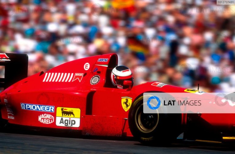 Ferrari 412 T1B - Gerhard Berger (1994), Győztes Német Nagydíj, pilótafigurával 1:18 GP Replicas