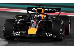 Red Bull RB21 - Max Verstappen (2025) Győztes Abu Dzabi Nagydíj 1:64 Spark