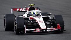 Haas VF-26 - Oliver Bearman (2026), VC Číny, 1:18 Spark