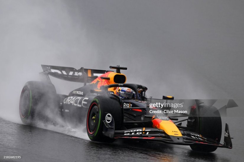 Red Bull RB20 - Max Verstappen (2024), VC Brazílie, 1:12 Minichamps Red Bull RB20 - Max Verstappen (2024), VC Brazílie, 1:12 Minichamps