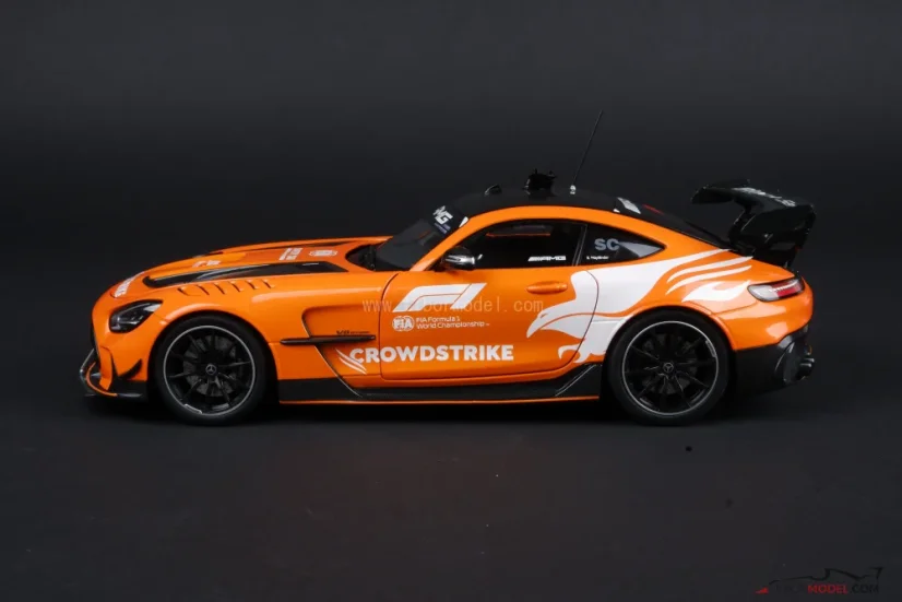 Safety Car Mercedes AMG GT (2025) Brit Nagydíj, 1:18 Minichamps
