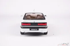 Renault 19 (1994) fehér, 1:18 Triple9