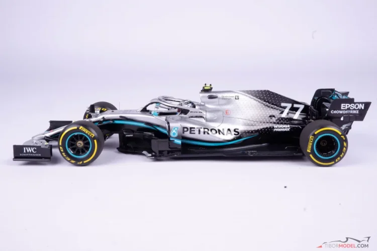 Formule 1 miniature Spark 1/18 Mercedes W10 signé par