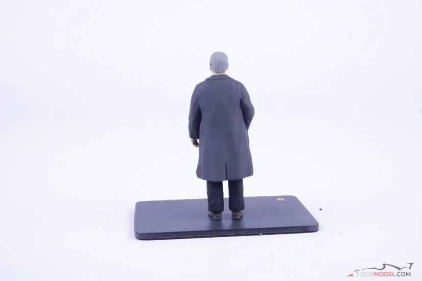 Enzo Ferrari figura, 1:18