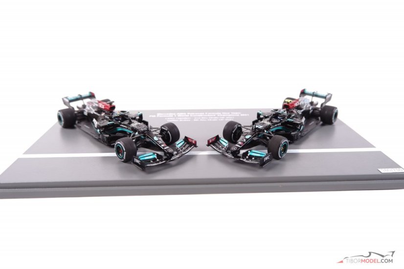 Mercedes W12 - Hamilton + Bottas (2021), 1:43 Spark