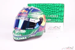 Sergio Perez 2024 Red Bull prilba, VC Miami, 1:2 Schuberth