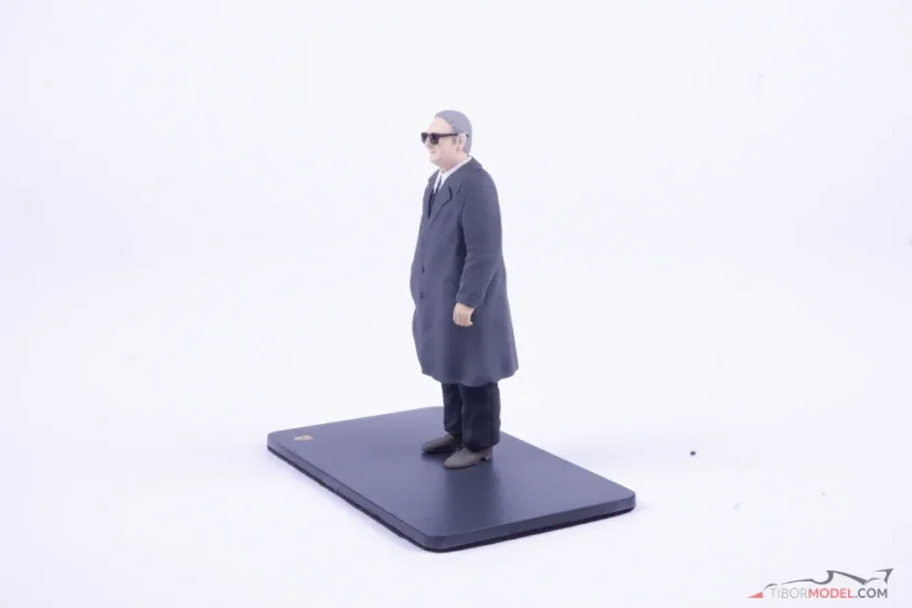 Enzo Ferrari figura, 1:18