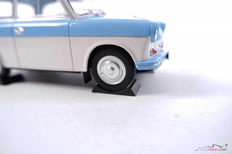 Car stoppers for 1:24 scale model cars