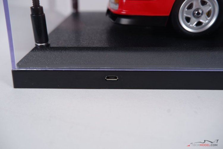 Vitrína LED pre modely mierky 1:18