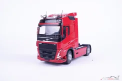 Volvo FH Globetrotter XL red (2023), 1:24 Solido