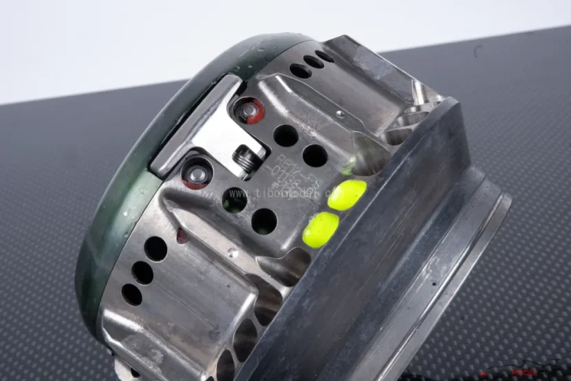 Red Bull RB12 green wheel nut (2016)